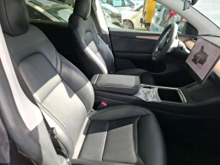 TESLA MODEL Y Model Standard RWD