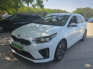 KIA Ceed 1.6 GDI PLUG  -IN HYBRID GOLD