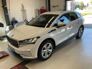 SKODA ENYAQ 204 hk 77/82kWh 80 Plus UA!