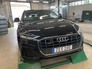 AUDI Q8 45 TDI quattro Alpinpaket Adaptiv Luftfjädring Drag ** NO WINTER WHEELS**