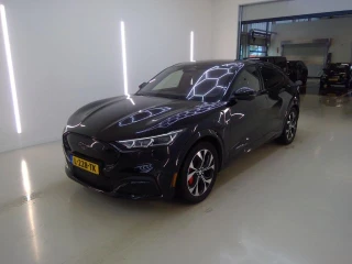 FORD Mustang Mach-E 75kWh AWD auto