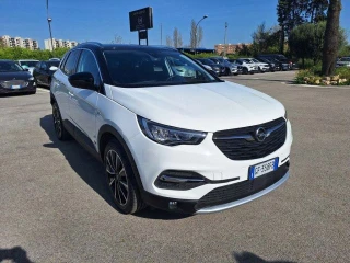 OPEL Grandland X 1.6 Hybrid4 Plug-in aut. AWD