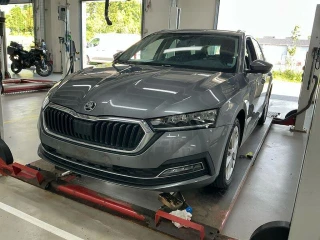 SKODA OCTAVIA 2,0 TDI AdBlue Style DSG7 Combi UA!