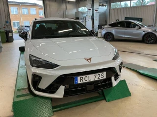 CUPRA LEON Sportstourer VZ DSG 333hk AWD Cockpit