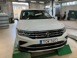 VOLKSWAGEN Tiguan eHybrid 245hk Elegance DSG Dragpkt Cockpit
