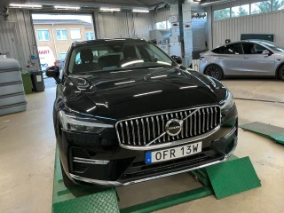 VOLVO XC60 Recharge T6 350hk AWD Core Edition Pano H/K