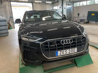 AUDI Q8 45 TDI quattro Alpinpaket Adaptiv Luftfjädring Drag ** NO WINTER WHEELS**