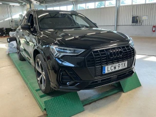 AUDI Q3 45 TFSI e 245hk S Line Cockpit