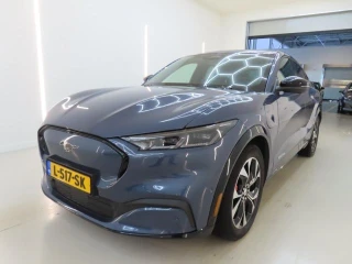 FORD Mustang Mach-E 75kWh AWD auto