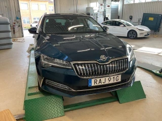 SKODA Superb Tsi Iv Phev 218hk Dsg Style Drag ** NO WINTER WHEELS