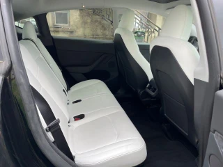 TESLA MODEL Y Model Performance AWD