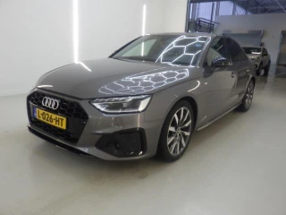 AUDI A4 Limousine 35 TFSI S tronic Edition Competition 4d