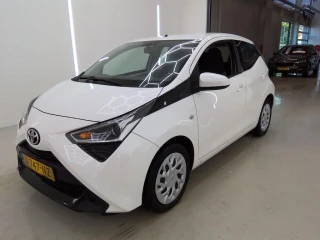 TOYOTA Aygo 1.0 VVT-i x-play 5d