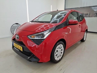TOYOTA Aygo 1.0 VVT-i x-play x-shift 5d