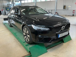 VOLVO V90 Recharge T6 350hk AWD Ultimate Dark Klimat Läder Drag