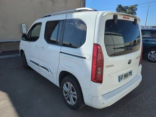 TOYOTA PROACE CITY VERSO Verso Medium 1.2 110 VVT-i Executive