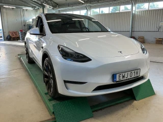 TESLA MODEL Y Long Range 514hk AWD Drag