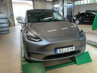 TESLA MODEL Y Long Range 514hk AWD Läder **No winter wheels**