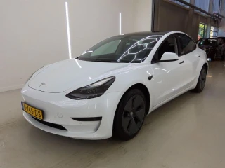 TESLA Model 3 Standard Range Plus RWD 4d