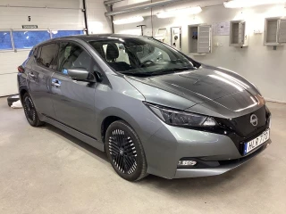 NISSAN LEAF 150hk N-Connecta 360 Kamera Värmare Rattvärme
