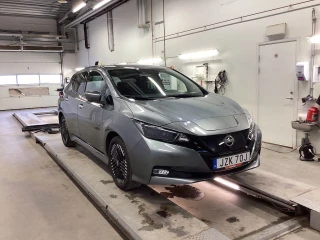 NISSAN LEAF 150hk N-Connecta 360 Kamera Värmare Rattvärme