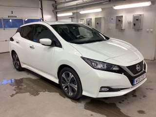 NISSAN LEAF 150hk N-Connecta 360 Kamera Värmare Rattvärme
