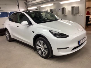 TESLA Model Y Long Range AWD 514hk Drag Läder Pano