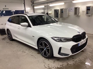 BMW 3-SERIE 330e 292hk xDrive M Sport H/K Drag