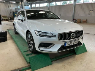 VOLVO V60 Recharge T6 350hk AWD Core Edition Aut Drag