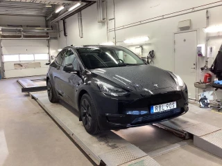TESLA MODEL Y Long Range 514hk AWD Läder Pano