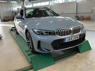 BMW Series 3 330e Touring 292hk M Sport Drag Läder