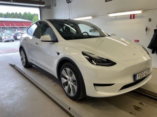 TESLA MODEL Y Standard Range 299hk RWD **NO WINTER WHEELS**