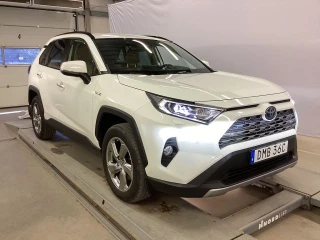 TOYOTA RAV4 Hybrid AWD 222hk Executive Drag ** No winter wheels
