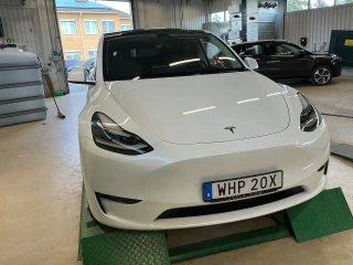 TESLA MODEL Y Performance 534hk AWD ** NO WINTER WHEELS
