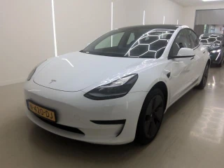 TESLA Model 3 Standard Range Plus RWD 4d
