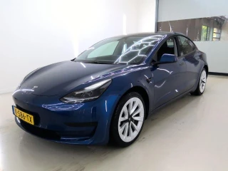 TESLA Model 3 Standard Range Plus RWD 4d