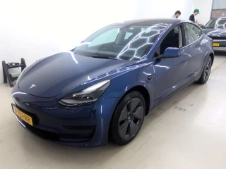 TESLA Model 3 Standard Range Plus RWD 4d Onze Deal