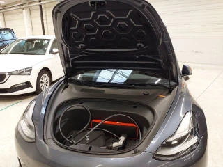 TESLA MODEL 3 LONG RANGE AUTO 4WD