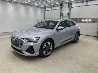 AUDI E-TRON 55 quattro 360 S tronic line FA!