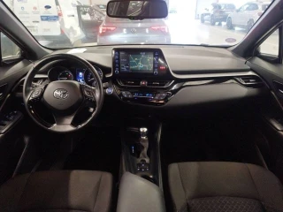 TOYOTA C-HR 122h Dynamic Business 2WD E-CVT + Programme Beyond Zero Academy