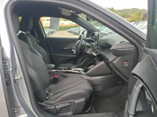 PEUGEOT E-2008 2008 e-2008 136ch GT