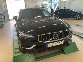 VOLVO V60 Recharge T6 341hk AWD Inscription Exp Drag