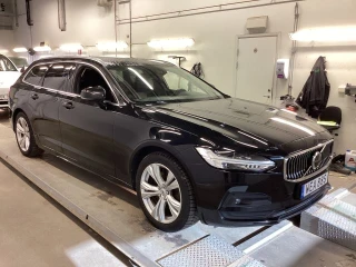 VOLVO V90 B4 197hk AWD Momentum Adv Edt Aut H/K Drag