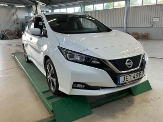 NISSAN LEAF 150hk N-Connecta 360 Kamera Värmare Rattvärme