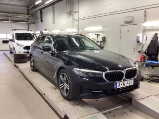 BMW Series 5 530e Touring Steptronic 292hk Drag Rattvärme