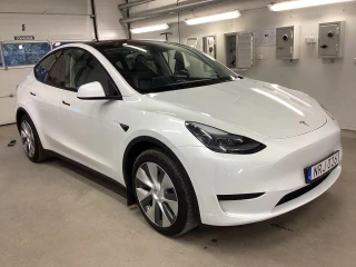 TESLA MODEL Y Standard Range RWD 299hk Drag