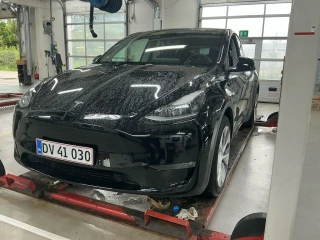 TESLA MODEL Y BEV LONG RANGE 4WD UA!