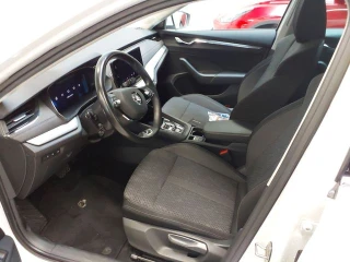 SKODA OCTAVIA COMBI 2,0 TDI PREMIUM DSG
