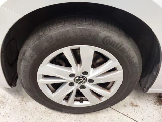 VOLKSWAGEN TOURAN 2,0 TDI SCR COMFORTLINE 5-SITZER DSG