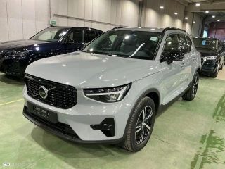 VOLVO XC40 2.0 B3 MHEV PLUS DARK DESIGN DCT